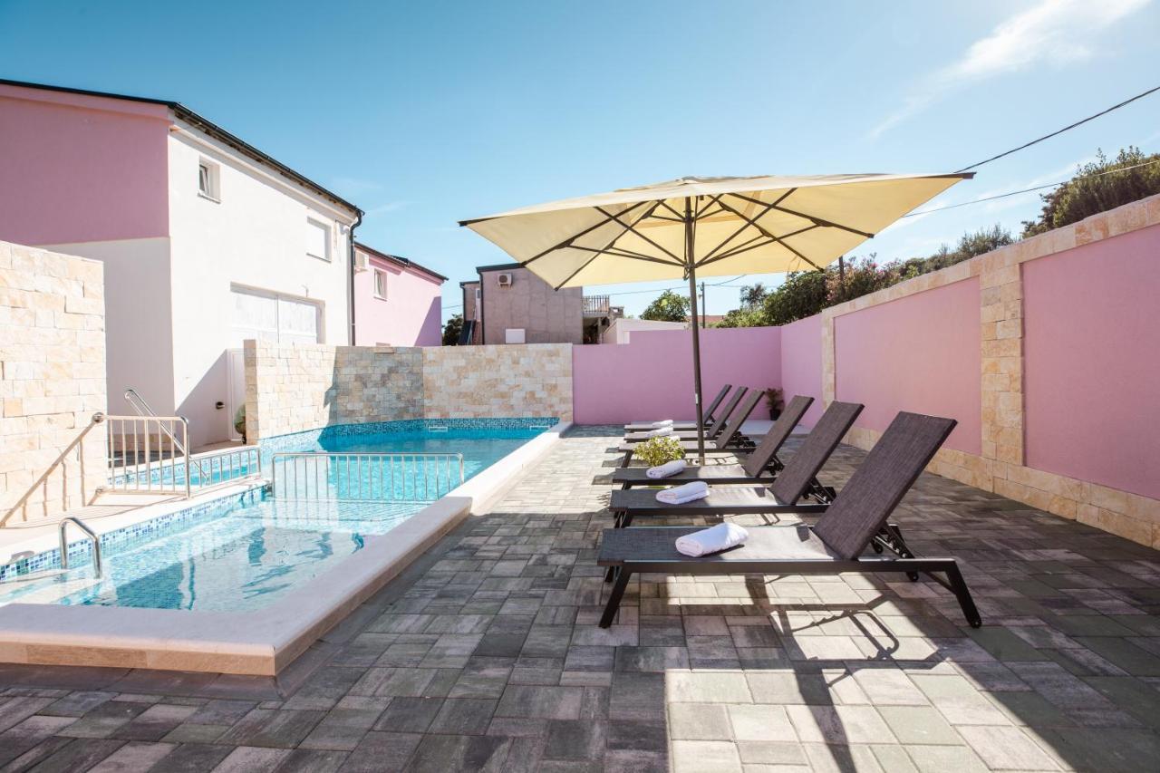 Apartman Laura Vir Exterior foto